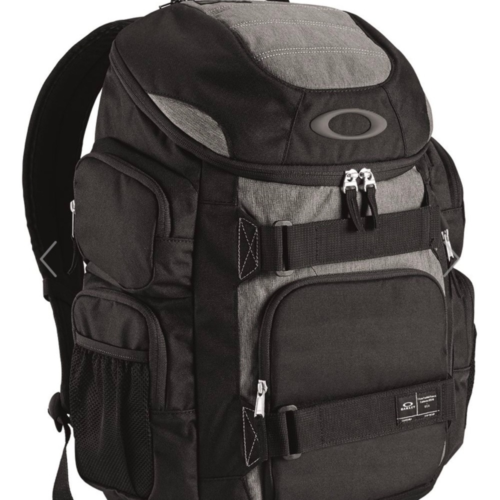 Oakley - 30L Enduro 2.0 Backpack  New! includes Personalization Skateboard Strap